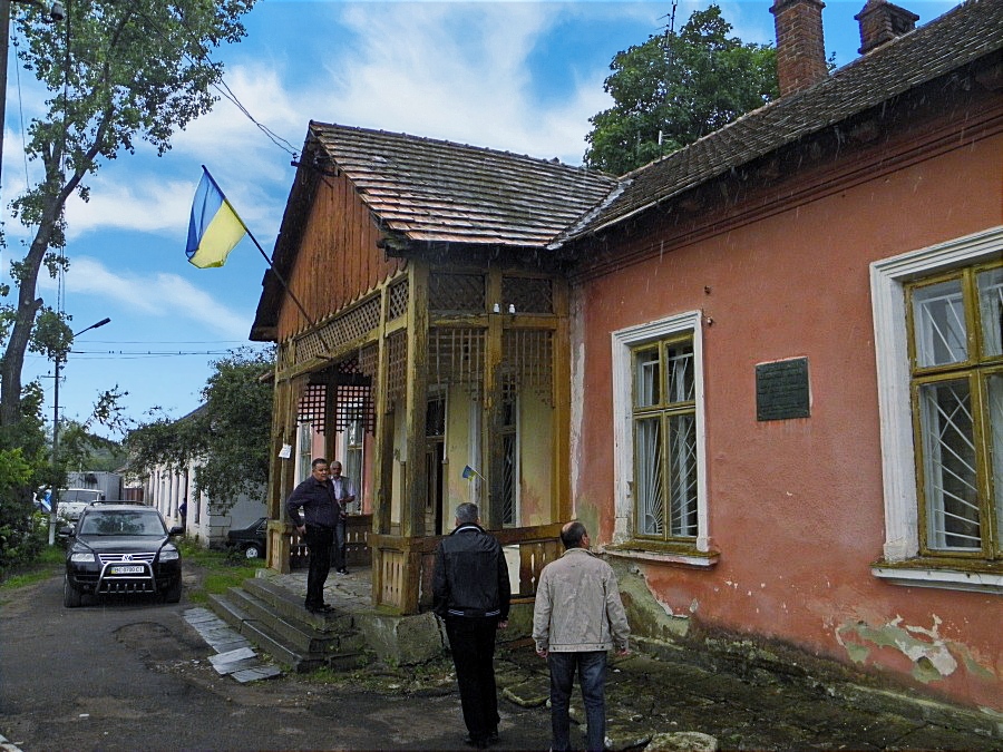 P2256580