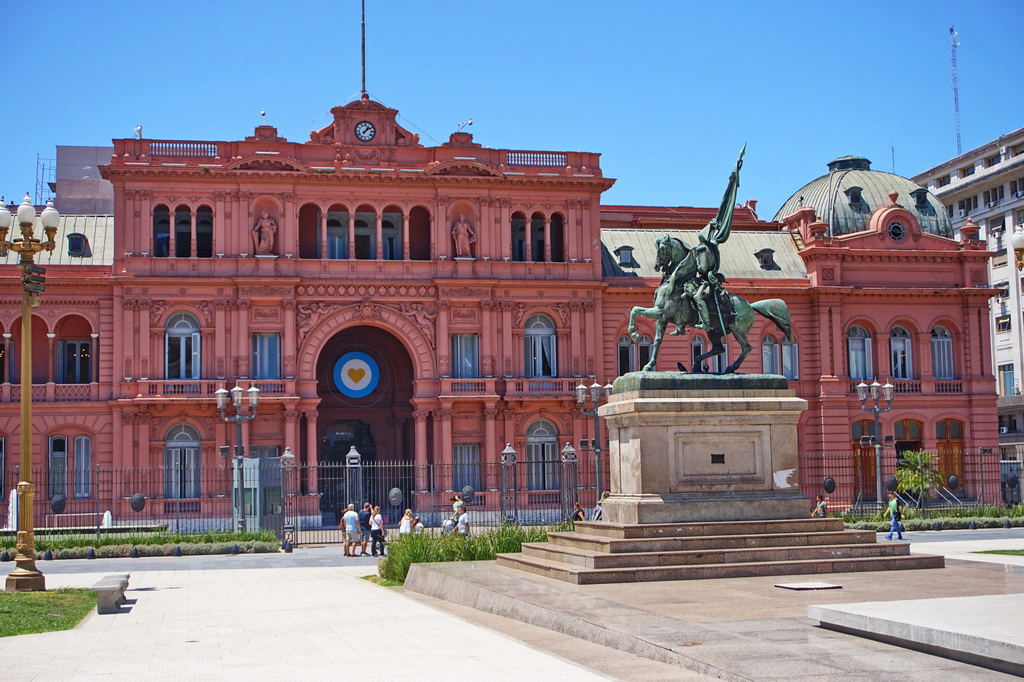 Рожевий Будинок (Casa Rosada) в Буенос-Айресі Рожевий Будинок (Casa Rosada) в Буенос-Айресі