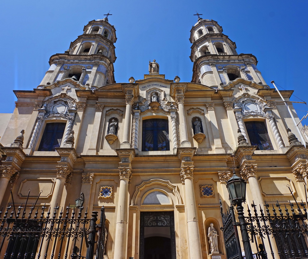 Церква The Nuestra Señora de Belén в районі Сан-Тельмо Церква The Nuestra Señora de Belén в районі Сан-Тельмо