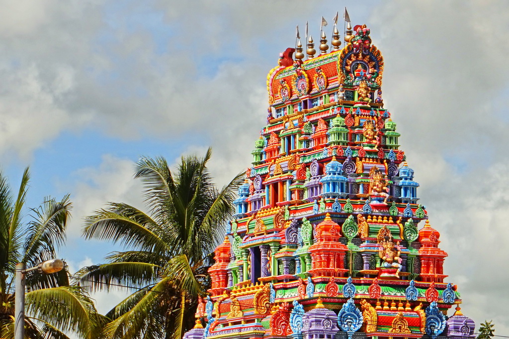 Індуїстський храм Sri Siva Subramaniya в Нанді (Nadi), Фіджі