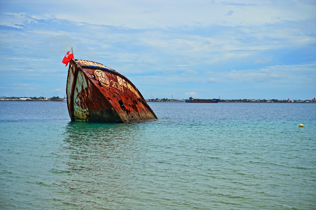 Острів Пангаїмоту (Pangaimotu island)