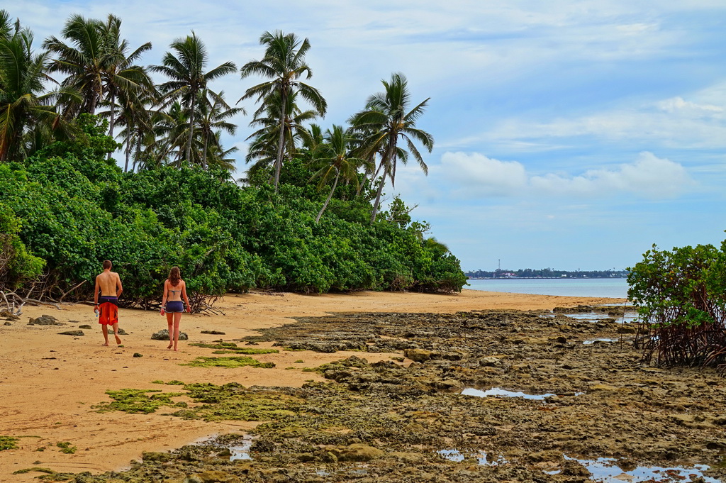 Острів Пангаїмоту (Pangaimotu island)