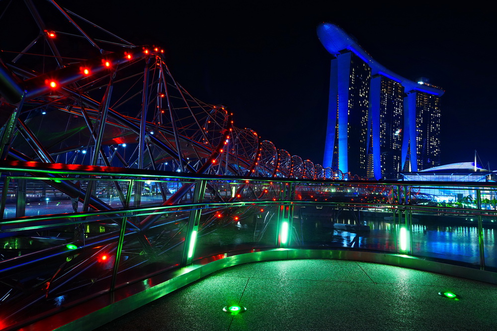 Нічний Сінгапур: Helix Bridge і Marina Bay Sands